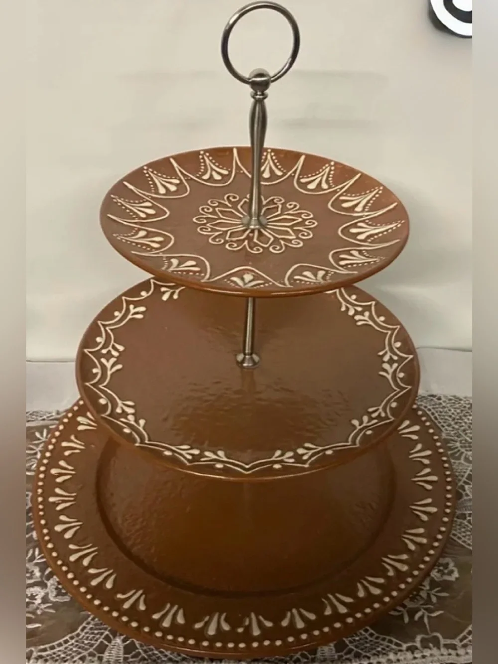 POTTERY BARN GINGERBREAD LINE 3 TIER PLATE STAND NEW NIB #09534730